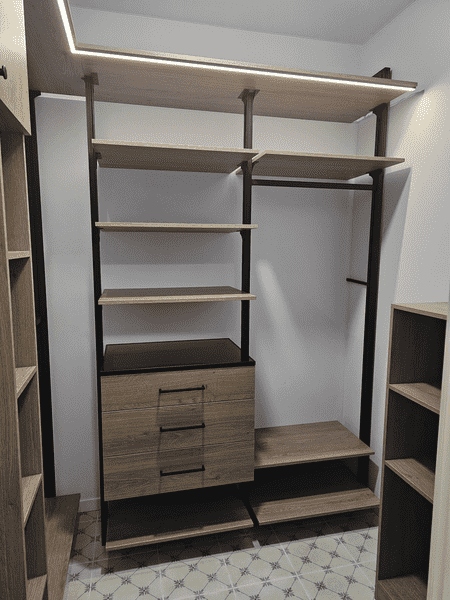 Гардеробная система Гардеробная система с подсветкой и ящиками