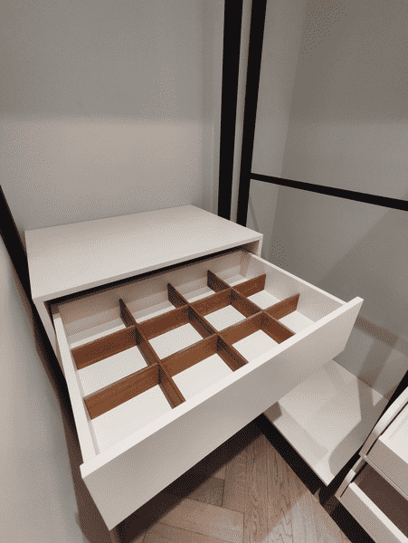 Ящик Ящик с внутренними разделителями для аксессуаров