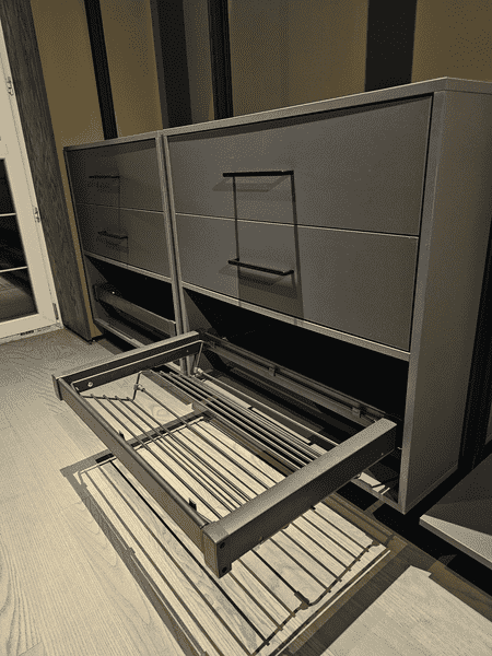 Выдвижная обувная Выдвижная обувная корзина в гардеробной системе